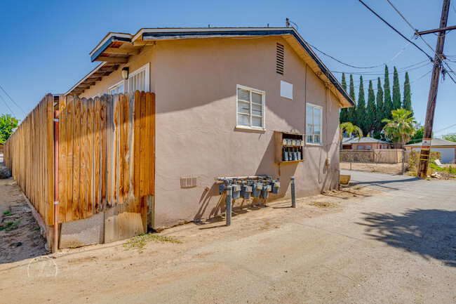 1017 El Tejon Ave in Bakersfield, CA - Building Photo - Building Photo