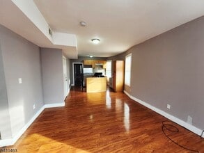 146 Hollywood Ave in East Orange, NJ - Building Photo - Building Photo