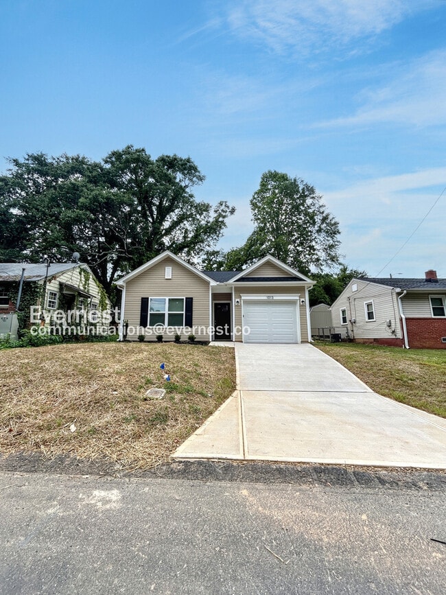 property at 1013 N Boyce St