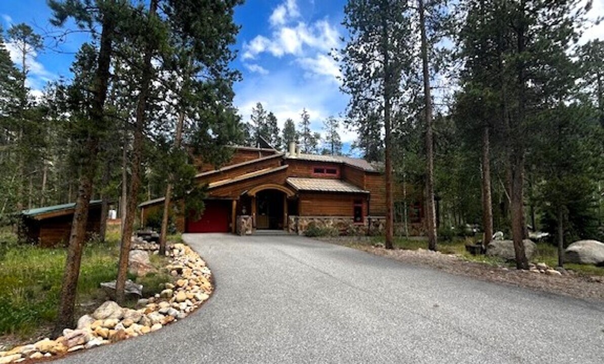 0590 Montezuma Rd in Dillon, CO - Building Photo