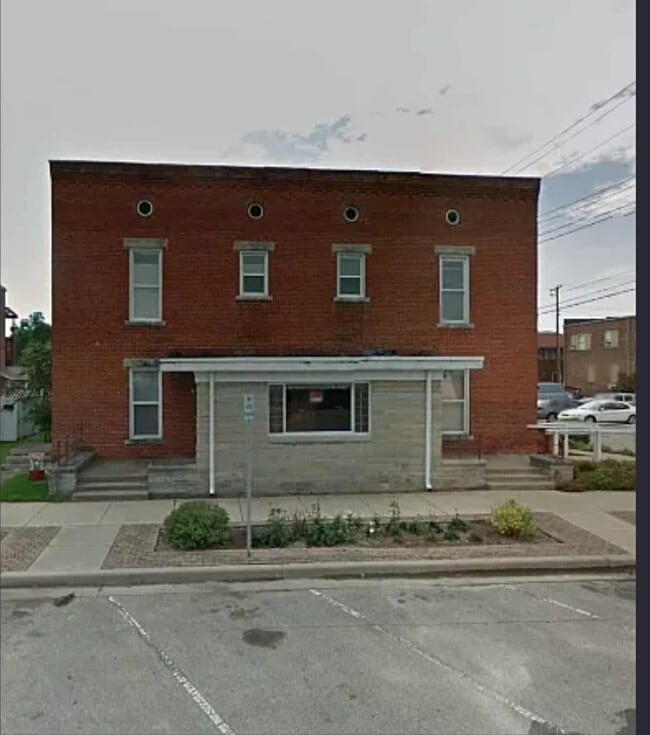 171 E Washington St
