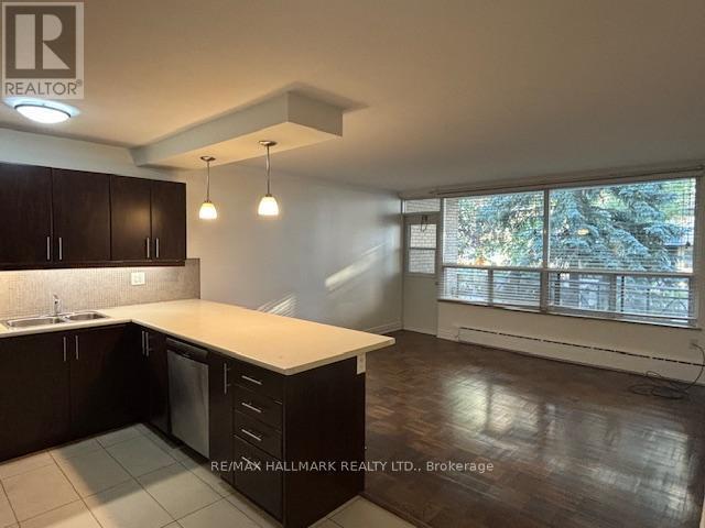 134 Lawton Blvd in Toronto, ON - Building Photo - Building Photo