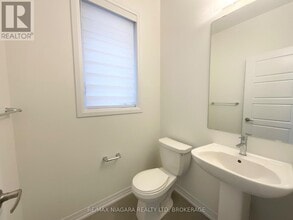 10 Selection Hts in Thorold, ON - Building Photo - Building Photo