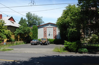 2609-2619 SE Stark St in Portland, OR - Building Photo - Building Photo