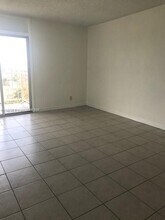4550 NW 9th St in Miami, FL - Building Photo - Building Photo