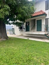 San Fernando in Sylmar, CA - Foto de edificio - Building Photo