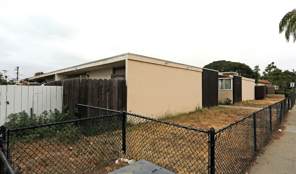 1620 Bush St in Oceanside, CA - Building Photo