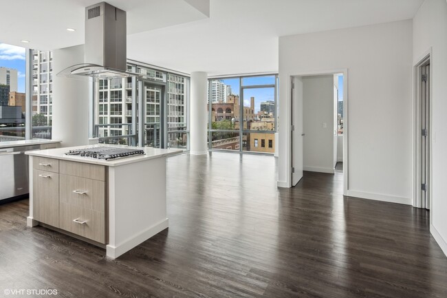 640 N Wells St in Chicago, IL - Building Photo - Building Photo