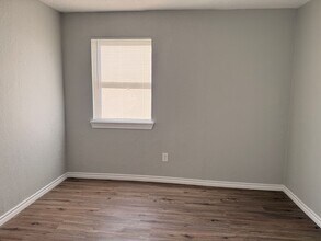 404 SW 24th St in Lawton, OK - Building Photo - Building Photo