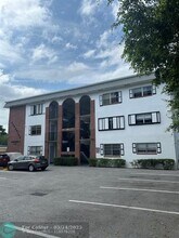 2415 Lincoln St in Hollywood, FL - Building Photo - Building Photo