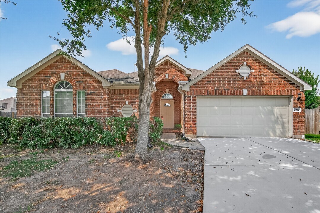 2000 Water Trace Ct in Richmond, TX - Building Photo