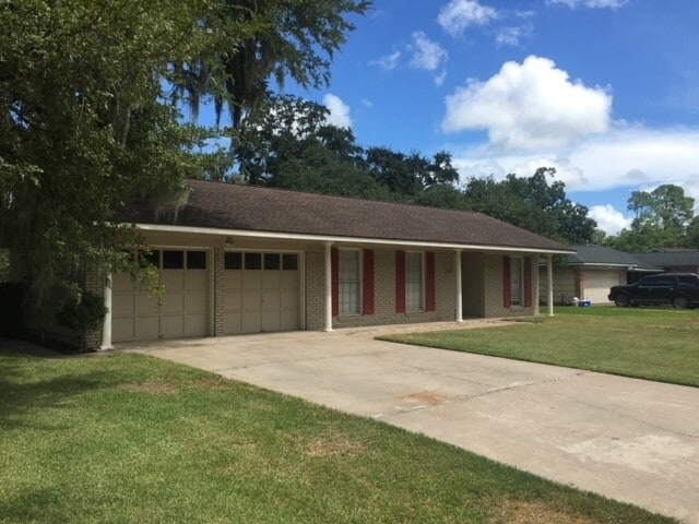 117 Chestnut St in Lake Jackson, TX - Building Photo - Building Photo