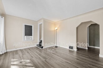 697 Lounsbury Ave in Pontiac, MI - Building Photo - Building Photo