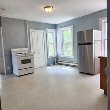 25 Hacker St, Unit 2 in Worcester, MA - Building Photo - Building Photo