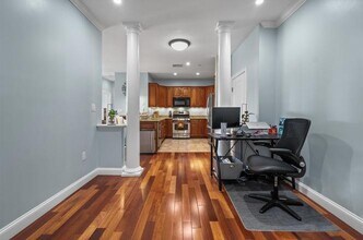 300 S Orange Grove Blvd in Pasadena, CA - Building Photo - Building Photo