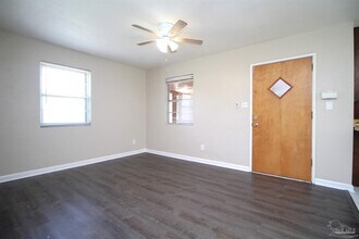 86 S Madison Dr in Pensacola, FL - Building Photo - Building Photo