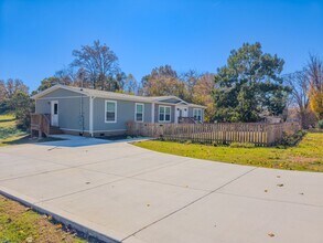 218 Lindy Dr in Knoxville, TN - Foto de edificio - Building Photo