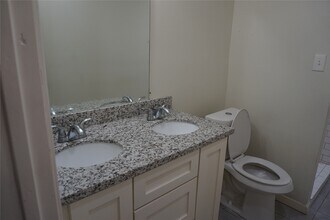 3321 Sampson St in Houston, TX - Building Photo - Building Photo