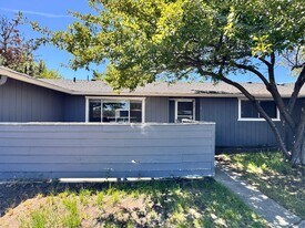 21578 Park Way in Bend, OR - Building Photo