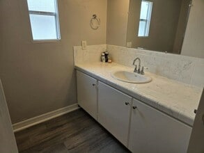 11211 East Bay Rd in Gibsonton, FL - Building Photo - Building Photo