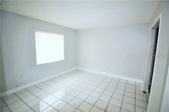 4108 Spitfire Ave in Kissimmee, FL - Foto de edificio - Building Photo