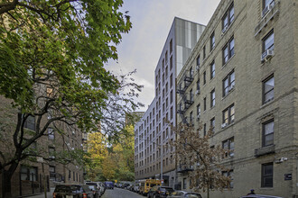 37 Hillside Ave in New York, NY - Building Photo - Building Photo