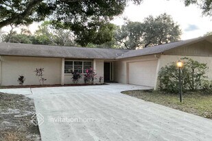 2631 Cypress Bend Dr in Clearwater, FL - Building Photo