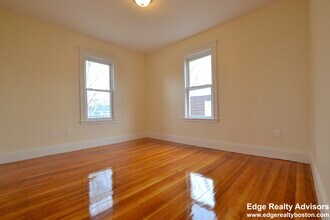 45 Armandine St, Unit 3 in Boston, MA - Foto de edificio - Building Photo