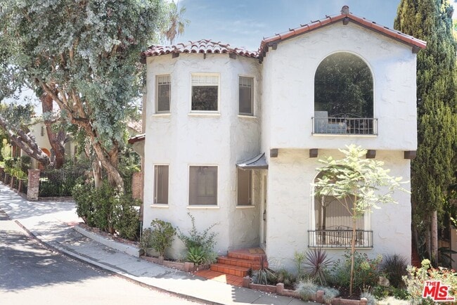 property at 2256 Silver Ridge Ave