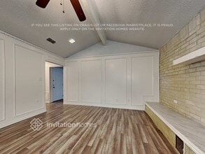 340 NW Summercrest Blvd in Burleson, TX - Foto de edificio - Building Photo