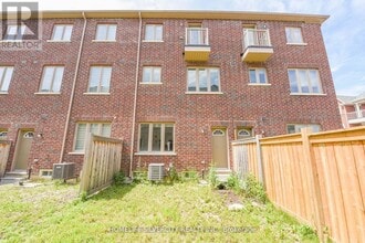 7 Miami Grove in Brampton, ON - Building Photo - Building Photo