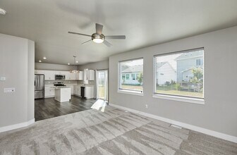 670 SE Drumlin Dr in Waukee, IA - Foto de edificio - Building Photo