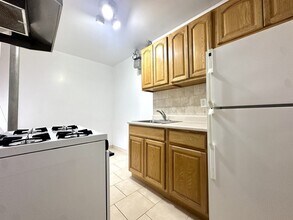 10 Adrian Ave in New York, NY - Building Photo - Building Photo