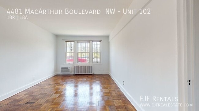4481 MacArthur Blvd NW in Washington, DC - Foto de edificio - Building Photo