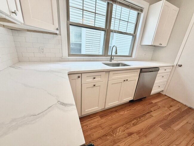 184 Boston St in Boston, MA - Building Photo - Building Photo