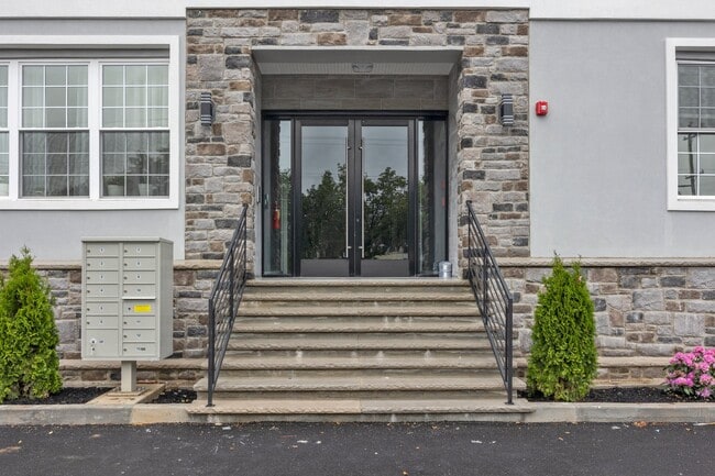 418 Jefferson Ave, Unit 6 in Bristol, PA - Building Photo - Building Photo