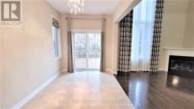 2495 Felhaber Crescent in Oakville, ON - Building Photo - Building Photo