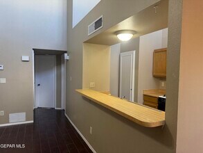 1531 Common Dr in El Paso, TX - Foto de edificio - Building Photo