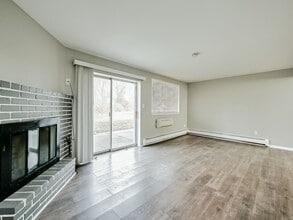 178 Summit View Ct in White Lake, MI - Building Photo - Building Photo