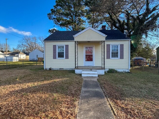 property at 305 Stonewall Ave