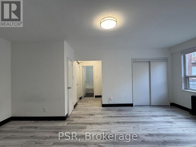 600 Eglinton Ave W in Toronto, ON - Building Photo - Building Photo