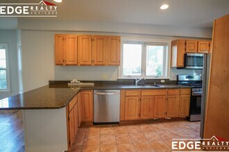 62 Dracut St, Unit 1 in Boston, MA - Building Photo - Building Photo