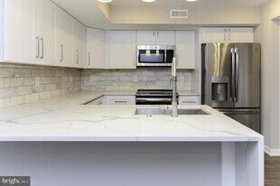 726 N 19th St in Philadelphia, PA - Building Photo