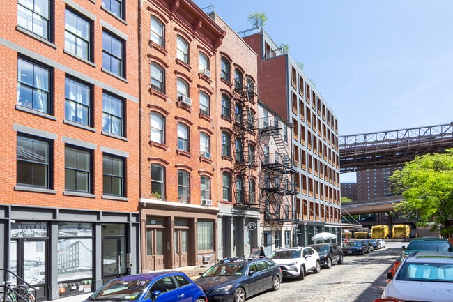 250 Front St in New York, NY - Building Photo - Building Photo