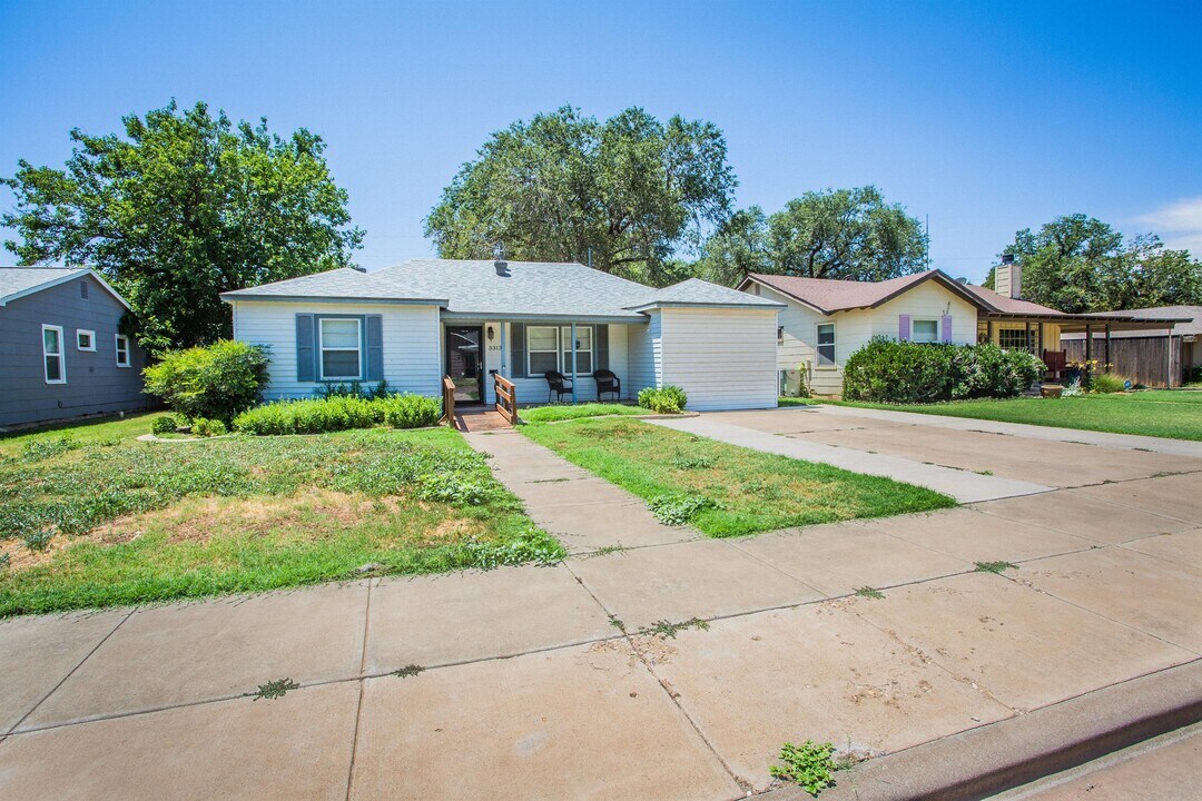 3313 29th St in Lubbock, TX - Foto de edificio