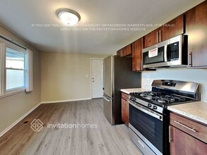 800 S Cedarcrest Dr in Schaumburg, IL - Foto de edificio - Building Photo