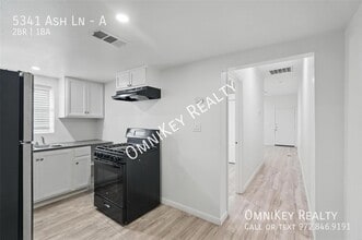 5341 Ash Ln in Dallas, TX - Foto de edificio - Building Photo