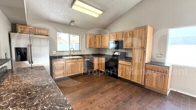 7205 W Krall St in Glendale, AZ - Building Photo - Building Photo