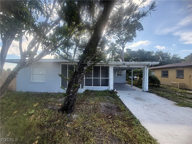property at 2835 Evans Ave