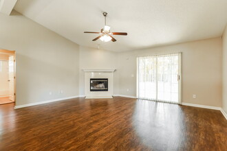 8063 MacDougall Dr E in Jacksonville, FL - Building Photo - Building Photo